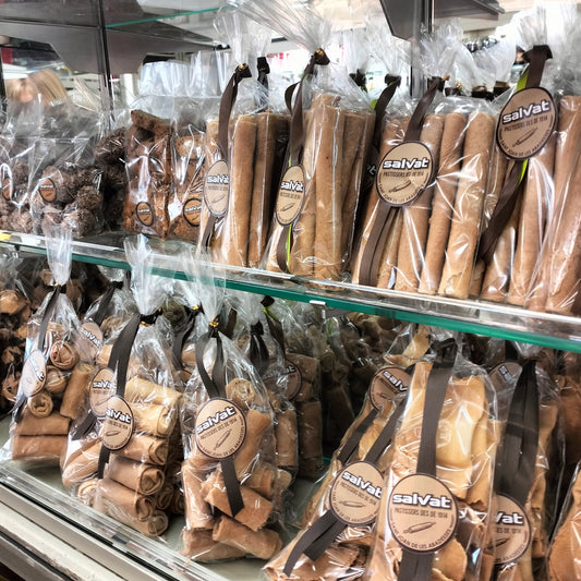 Lote de rollitos de chocolate, gentils, lunas de praliné i tronquitos - Pasteleria Can Salvat